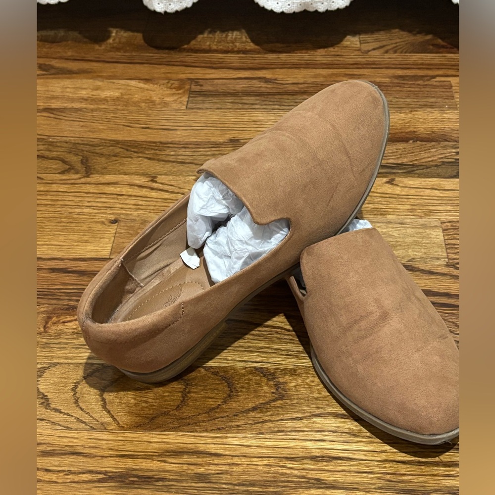 Universal Thread Loafers - Picture 4 of 9